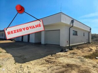 REZERVOVANÉ 4-izbový rodinný dom v obci Veľké Kostoľany
