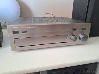 Zesilovač YAMAHA AX590
