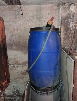 Plastovy sud 200 litrovy