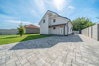 Bosen Realicity | Priestranný 5-izbový rodinný dom v Rajke