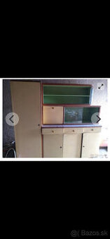 Starozitnost drevený starý kredenc