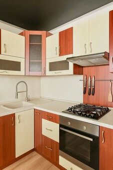 JAZERO - POLÁRNA 3 IZBOVÝ ZARIADENÝ BYT NA PRENÁJOM - 1