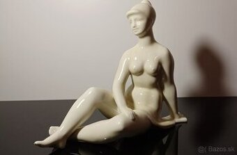 Nádherná stará zberateľská porcelánová soška Akt