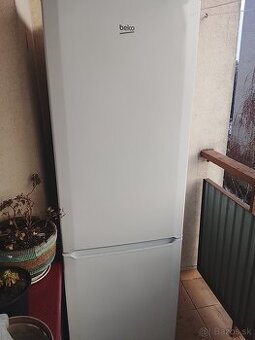 Chladnička s mrazničkou beko