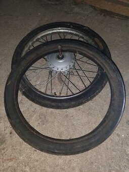 Pneumatiky a koleso Jawa Betka