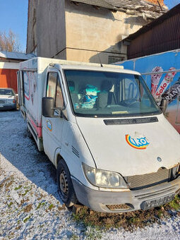 Predám na náhradné diely Mercedes Sprinter -Manual