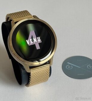 Garmin VENU 4 41mm Beige Lunar Gold - len zapnuté