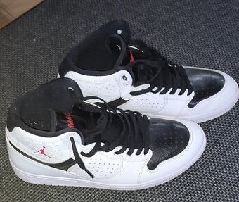 Predám botasky Nike JORDAN