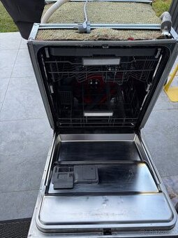 Vstavana umývačka riadu whirpool ADG 7500