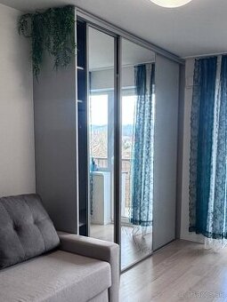 Vstavaná skriňa 260x215x55