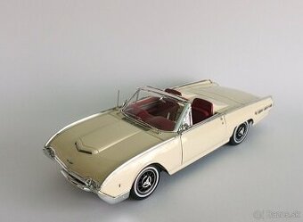 1:18 Ford Thunderbird