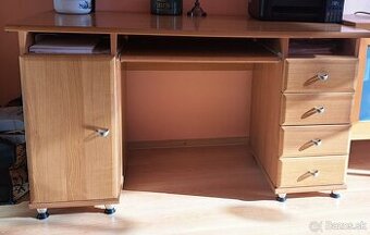 PÍSACIE  STOLÍKY  do detskej izby