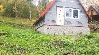 CHATA PRI LESE S VÝHĽADOM NA ZEMPLÍNSKU ŠÍRAVU – MEDVEDIA HO