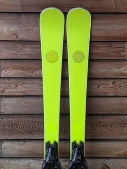 Prémiové švýcarské lyže AK YELLOW POP, 165cm, 2023