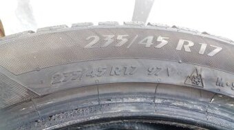 235/45r17 97V