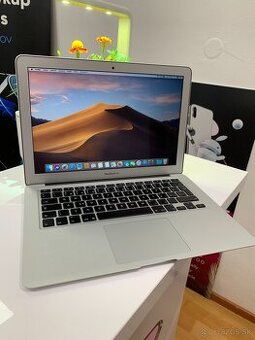 Apple MacBook Air 13″ (2017) – Intel Core i5 / 8 GB RAM / 12