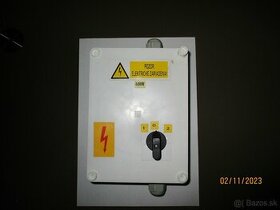 Predám elektroskrinku na miešačku,štiepačku dreva, sustruh