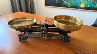 Historická rovnovážna váha REKORD 5 kg – liatina + mosadz