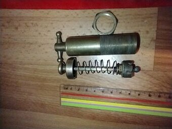 Ručná olejová pumpa určená na presné dávkovanie maziva