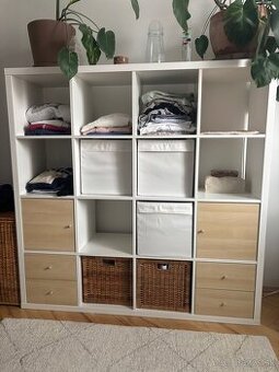 Policová stena IKEA