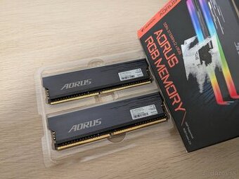 16GB DDR4 GIGABYTE AORUS 3733MHz CL18 RGB (2x8GB)