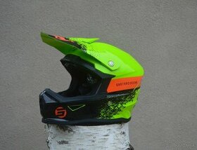 Na predaj Shot helma juniorská 1100g