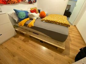 postel z paliet aj s matracmi