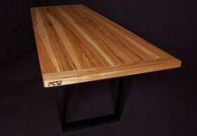 Masívny jedálenský stôl z jaseňového dreva
