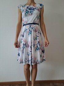 Elegantné kvetované šaty veľ. 36 - 1
