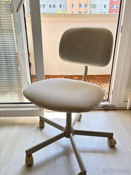 Stolička IKEA