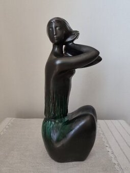 Jitka Forejtová sediaci akt žena keramická soška 38 cm