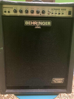 Combo Behringer Ultrabass BX600 - 1