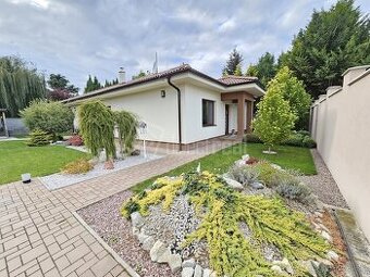Moderný 4 izbový bungalov s krásnym pozemkom, tichá l…