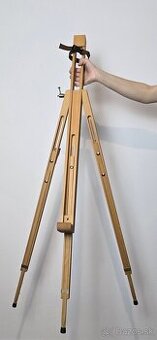 Kvalitný, drevený maliarsky stojan, aj na von