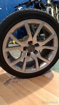 Audi elektróny r18 + zimné pneu