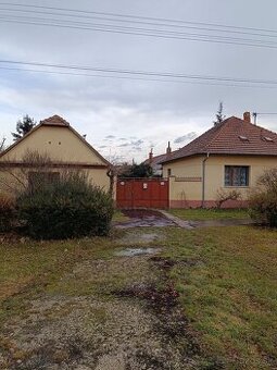 Na predaj 2 rodinné domy na veľkom pozemku, Galanta