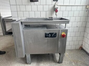 Kockovačka - krájačka mäsa a salámov