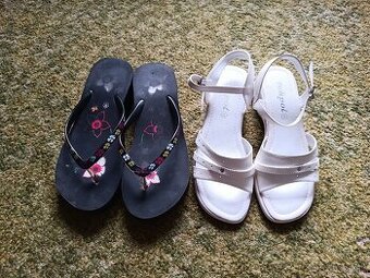 Dva pary letnych topanok