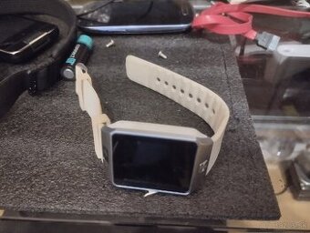 Darujem inteligentne hodinky smartwatch