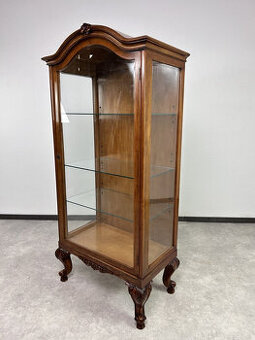 Starožitná klenbová vitrína v rokokovom štýle