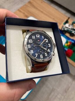 tommy hilfiger   seiko VX9J strojcek, mineralne sklo