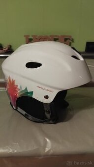 Dámska lyžiarska prilba