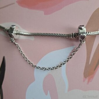 Bezpečnostná retiazka Ružové Srdiečka