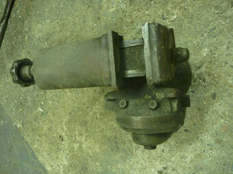 Otočno-výklopný zverák na nástrojovú brúsku N1