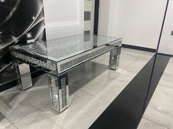 Predan zrkadlovy konferenčny stolík