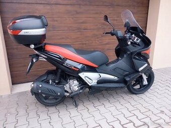 Aprilia SR MAX 300
