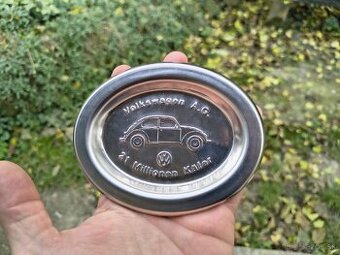 Pamätná plaketa Volkswagen chrobák