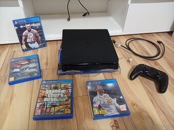 Playstation 4 slim