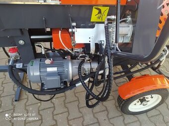 Štiepacipoloautomat