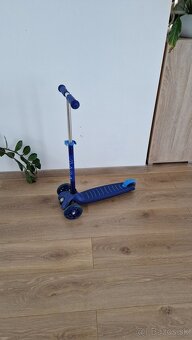 Detská kolobežka Playtive – LED kolieska (modrá)